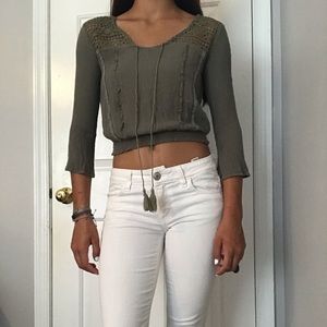 Thin crop top with lace